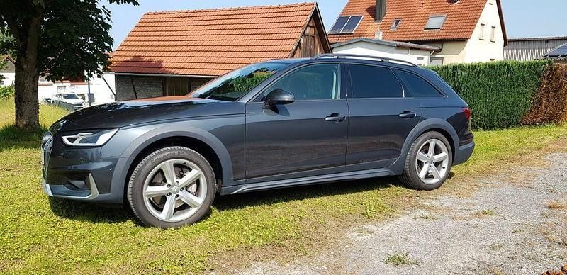 Grau Gebraucht 2021 Audi A4 Allroad Ambiente Kombi | 30.800 € (Superpreis) - Bild 1/4