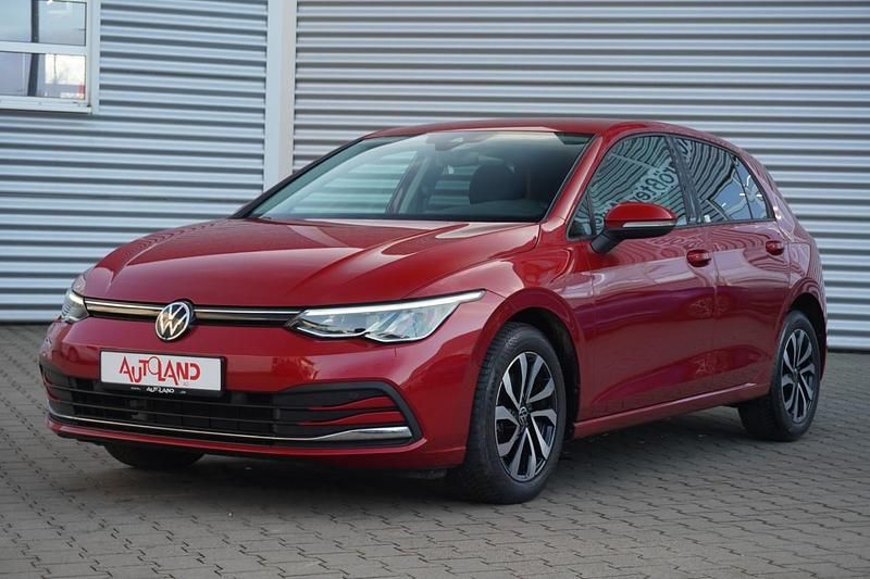 Gebraucht VW Golf VIII Active 150 PS (110 kW) 2021 Kings red metallic (metallic) Limousine