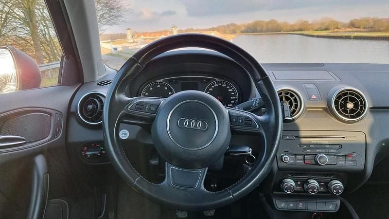 Second-hand Audi A1 122 CP (89 kW) 2011 Negru Hatchback