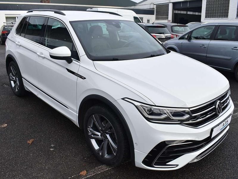 Gebraucht VW Tiguan R-line 150 PS (110 kW) 2021 Pure white SUV