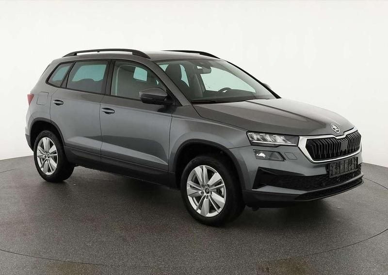 Graphite grau metallic Neu 2025 Skoda Karoq Selection SUV | 33.095 € (Fairer Preis) - Bild 1/4