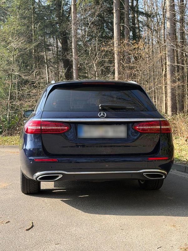 Gebraucht Mercedes E400 330 PS (242 kW) 2020 Blau Kombi