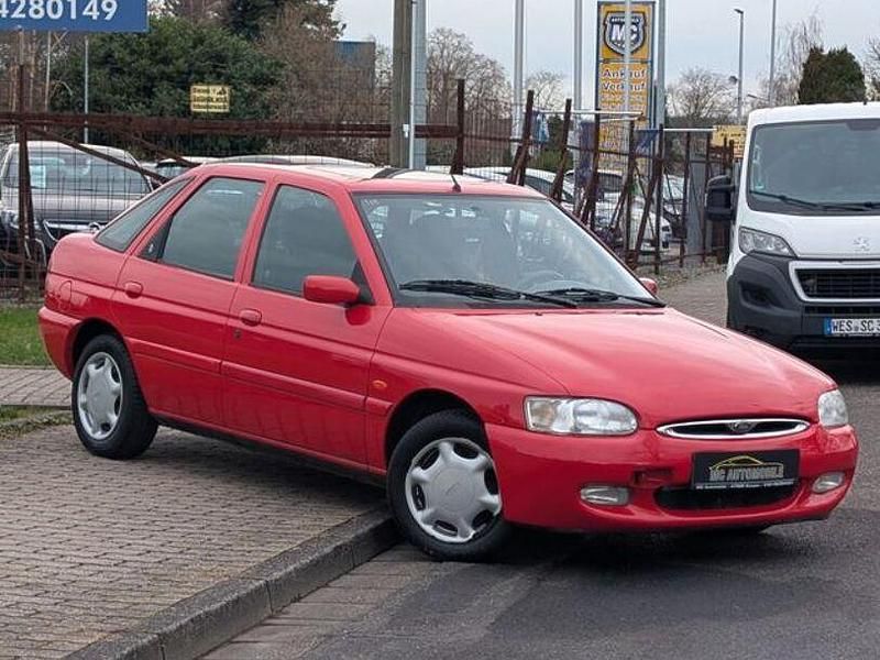 Gebraucht Ford Escort Ghia 90 PS (66 kW) 1996 Rot (metallic) Limousine
