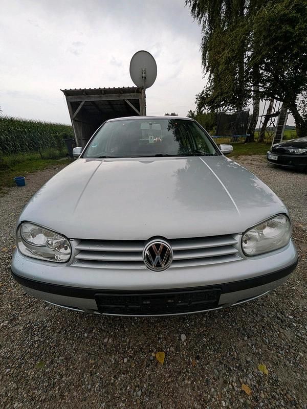 Silber Gebraucht 2001 VW Golf IV Kleinwagen | 1.200 € (Fairer Preis) - Bild 1/4