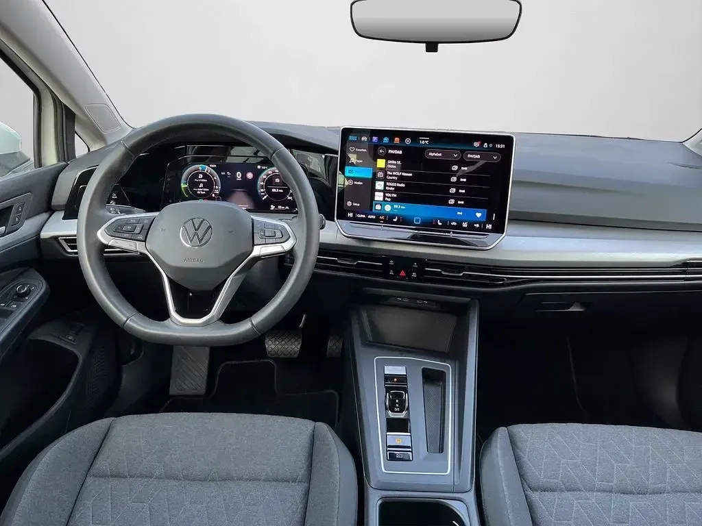 Gebraucht VW Golf VIII Life 204 PS (150 kW) 2025 Pure white Limousine