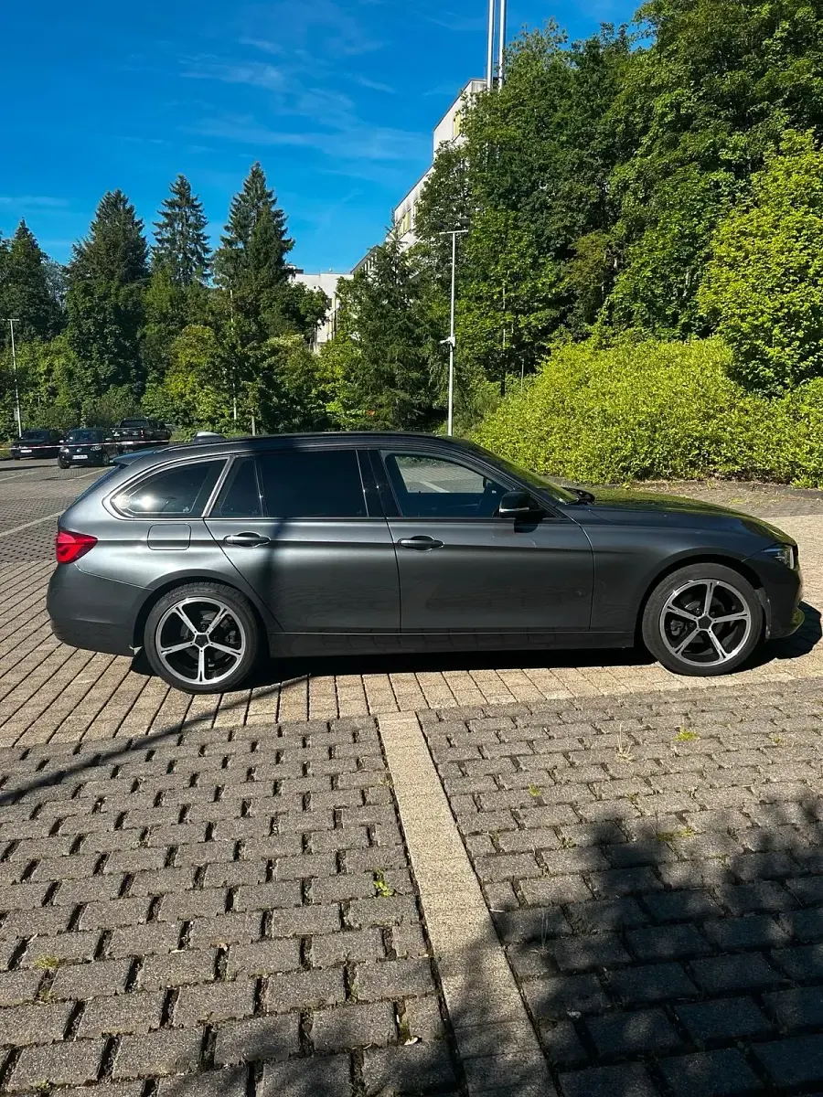 Gebraucht BMW 320 184 PS (135 kW) 2017 Grau Kombi