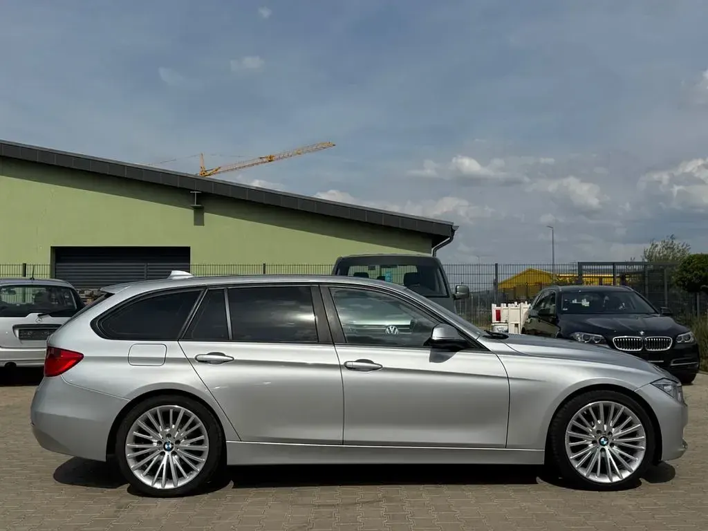Gebraucht BMW 318 Sport Line 143 PS (105 kW) 2014 Silber Limousine