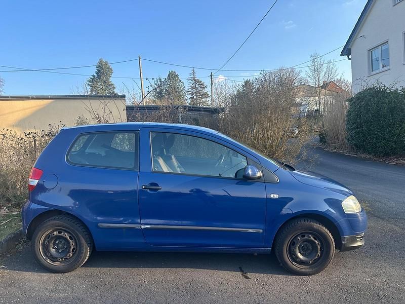 Gebraucht VW Fox 54 PS (39 kW) 2005 Blau Kleinwagen