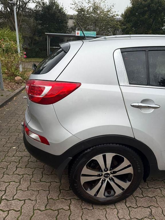 Silber Gebraucht 2011 Kia Sportage Spirit SUV | 8.499 € (Fairer Preis) - Bild 1/4
