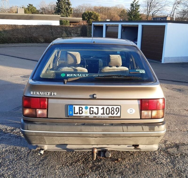 Gebraucht Renault R9 73 PS (53 kW) 1989 Beige Limousine