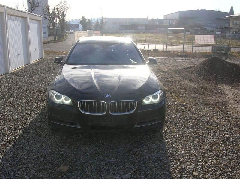 Second-hand BMW 525 218 CP (160 kW) 2016 Negru Berlinǎ