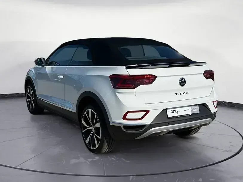 Second-hand VW T-Roc Style 150 CP (110 kW) 2025 Negru SUV