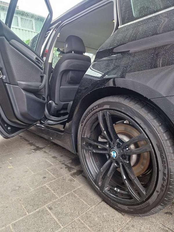 Schwarz Gebraucht 2018 BMW 520 Kombi | 25.000 € (Superpreis) - Bild 1/4