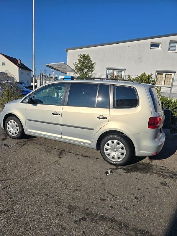 Gebraucht VW Touran 140 PS (102 kW) 2011 Beige Van / Kleinbus