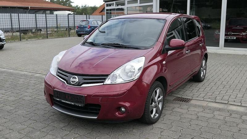 Rot Gebraucht 2011 Nissan Note I-Way Van / Kleinbus | 1.590 € (Superpreis) - Bild 1/4