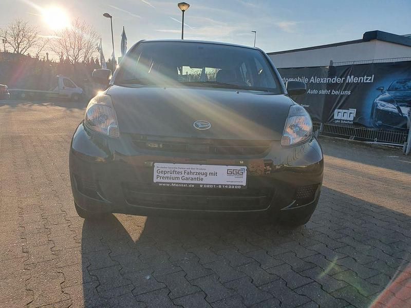 Gebraucht Daihatsu Sirion 69 PS (50 kW) 2011 Schwarz Kleinwagen