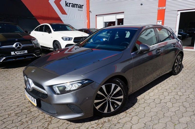 Grau Gebraucht 2022 Mercedes A200 Style Limousine | 19.990 € (Fairer Preis) - Bild 1/4