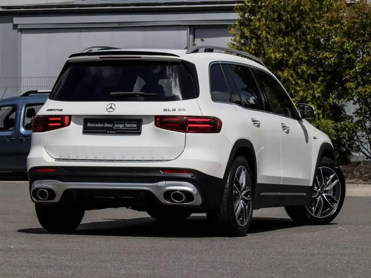 Second-hand Mercedes GLB35 AMG 306 CP (225 kW) 2025 Alb SUV