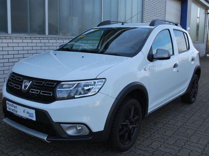 Weiß Gebraucht 2019 Dacia Sandero Stepway Kleinwagen | 9.990 € (Fairer Preis) - Bild 1/4