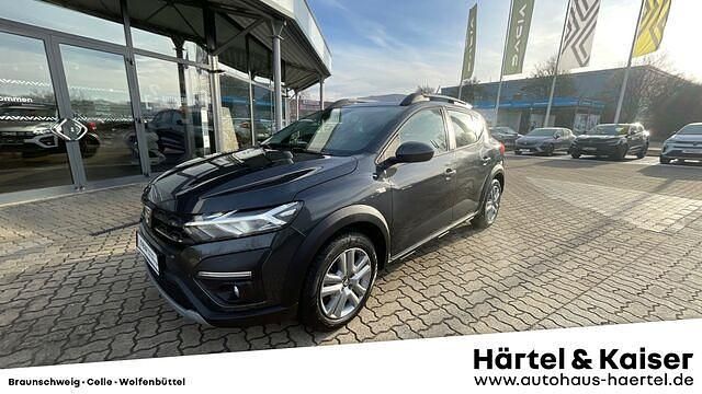 Grau Gebraucht 2022 Dacia Sandero Comfort Kleinwagen | 15.900 € (Fairer Preis) - Bild 1/2