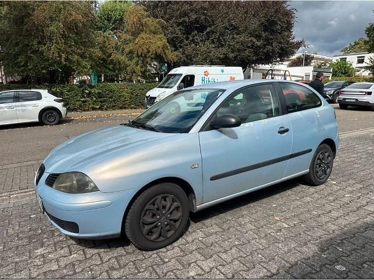 Blau Gebraucht 2002 Seat Ibiza Kleinwagen | 1.200 € (Etwas zu teuer) - Bild 1/4