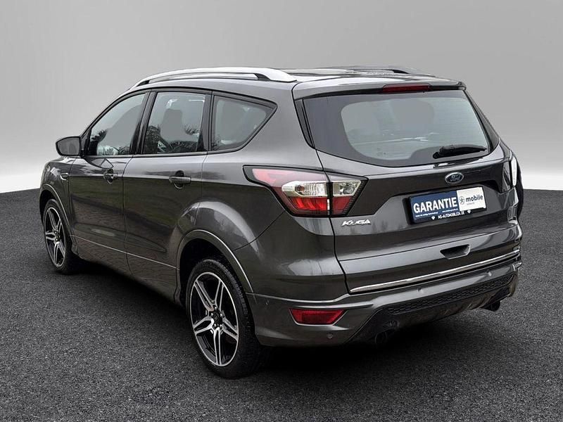 Gebraucht Ford Kuga ST-Line 150 PS (110 kW) 2019 Grau SUV