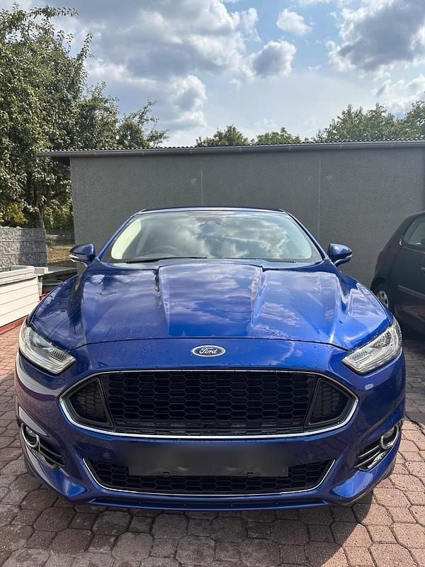 Blau Gebraucht 2015 Ford Mondeo Limousine | 4.499 € - Bild 1/4