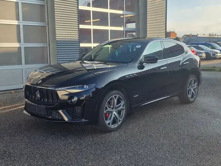 Gebraucht Maserati Levante 430 PS (316 kW) 2022 Weiss SUV