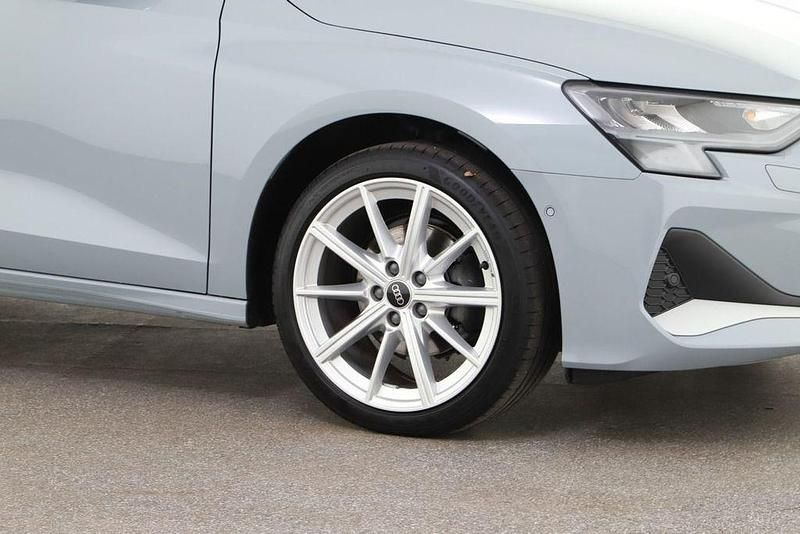 Second-hand Audi A3 Advanced Plus 150 CP (110 kW) 2025 Gri Berlinǎ