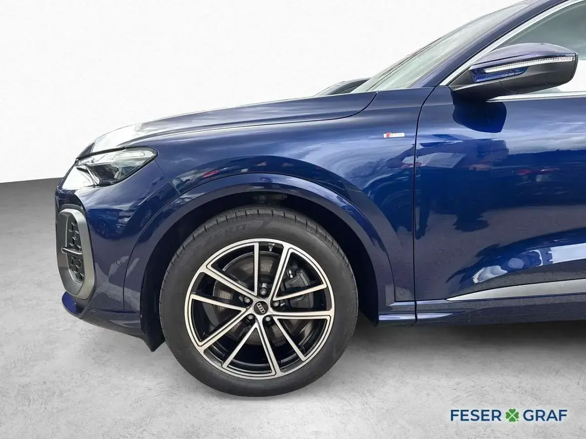 Gebraucht Audi Q5 Ambiente 204 PS (150 kW) 2025 Navarrablau metallic SUV