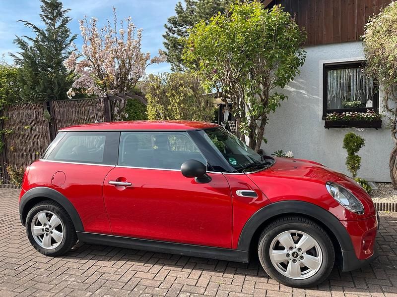 Usata Mini Cooper 102 CV (75 kW) 2017 Rosso Utilitaria