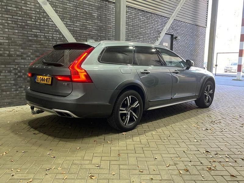 Gebraucht Volvo V90 CC Pro 250 PS (183 kW) 2020 Grau Kombi