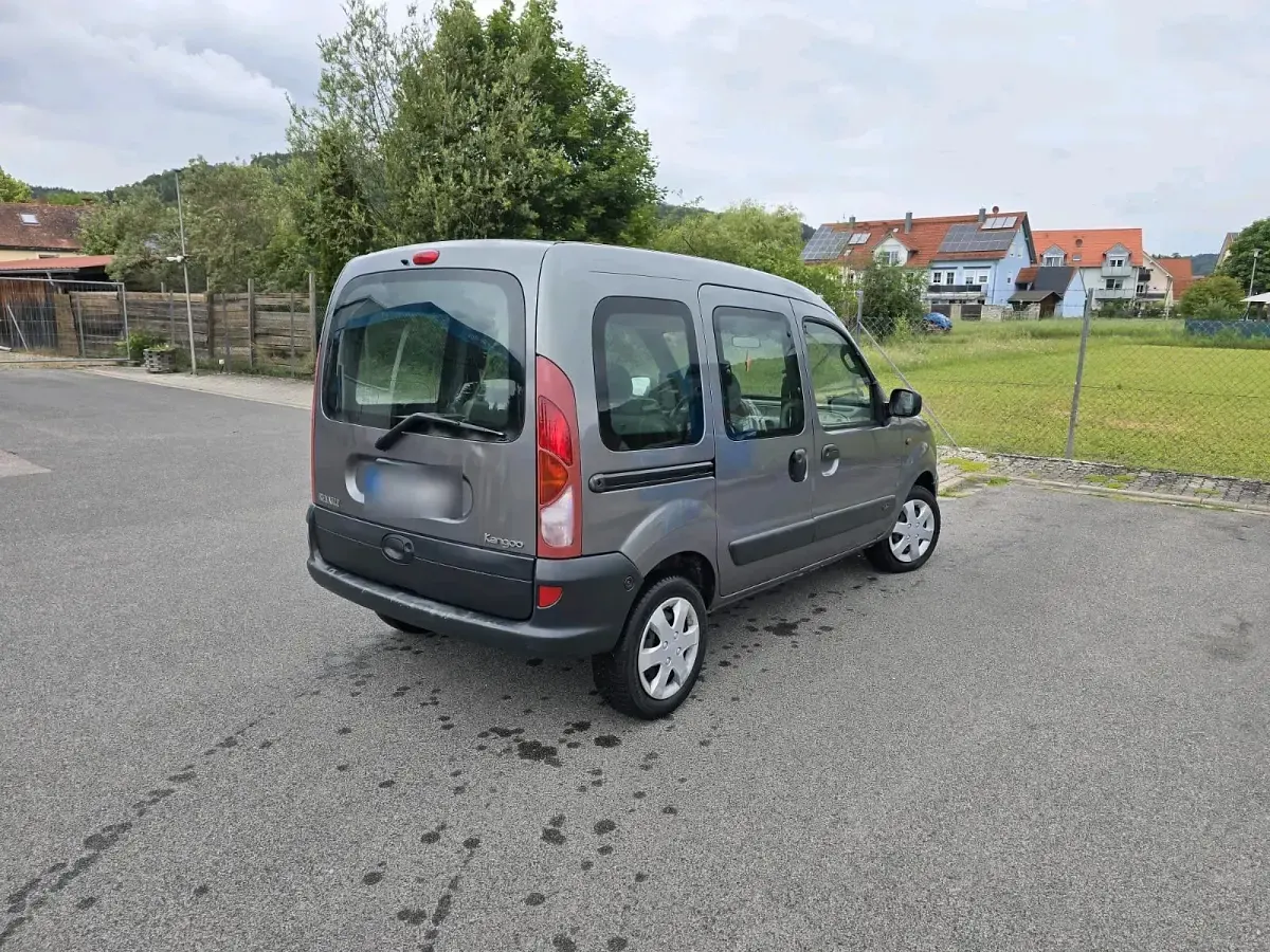 Gebraucht Renault Kangoo 75 PS (55 kW) 2002 Silber Van / Kleinbus