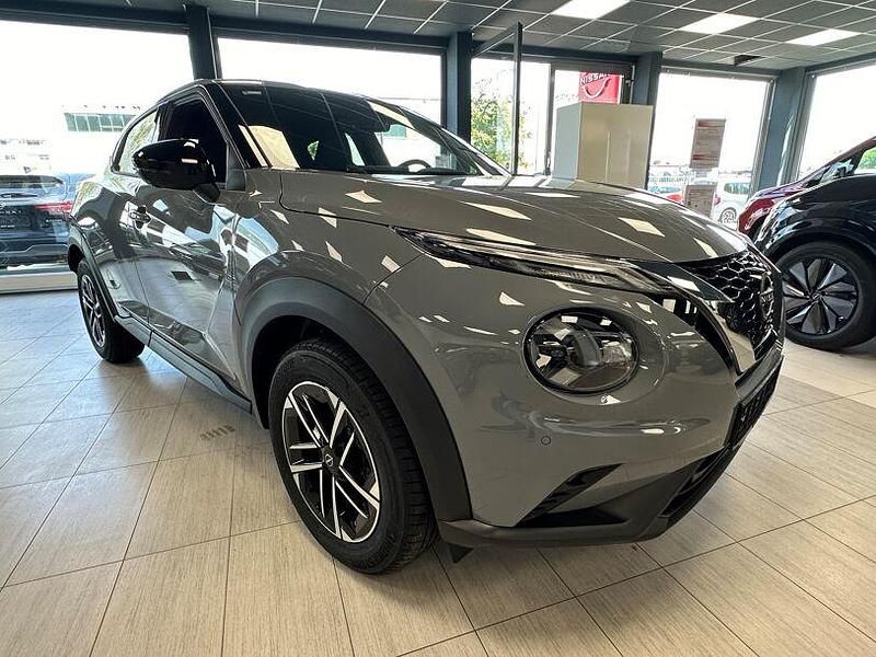Grau Gebraucht 2024 Nissan Juke N-Connecta SUV | 21.890 € (Fairer Preis) - Bild 1/4