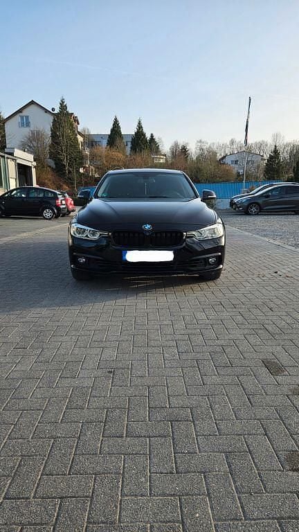 Gebraucht BMW 320 Advantage 184 PS (135 kW) 2017 Schwarz Kombi