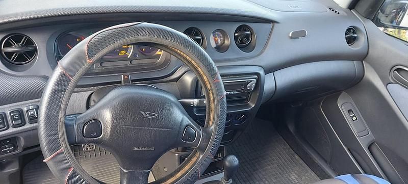 Gebraucht Daihatsu YRV 58 PS (42 kW) 2004 Schwarz Van / Kleinbus