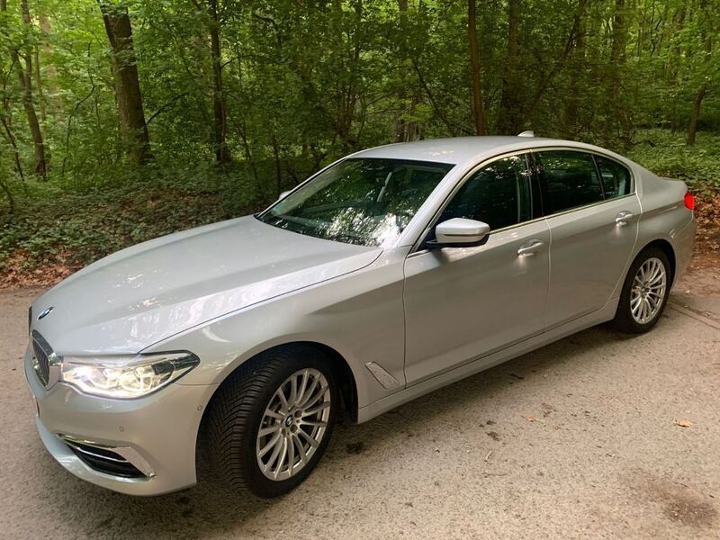 Silber Gebraucht 2018 BMW 520 Luxury Line Limousine | 25.900 € (Superpreis) - Bild 1/4
