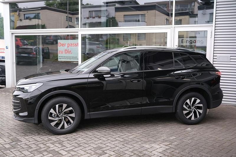 Neu VW Tiguan Life 150 PS (110 kW) 2026 Grenadillschwarz meta... SUV