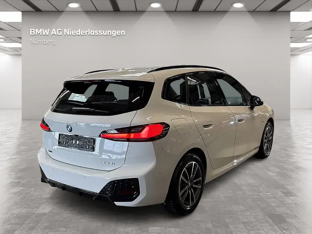 Gebraucht BMW 223 Active Tourer M Sport 218 PS (160 kW) 2025 Weiß Van / Kleinbus