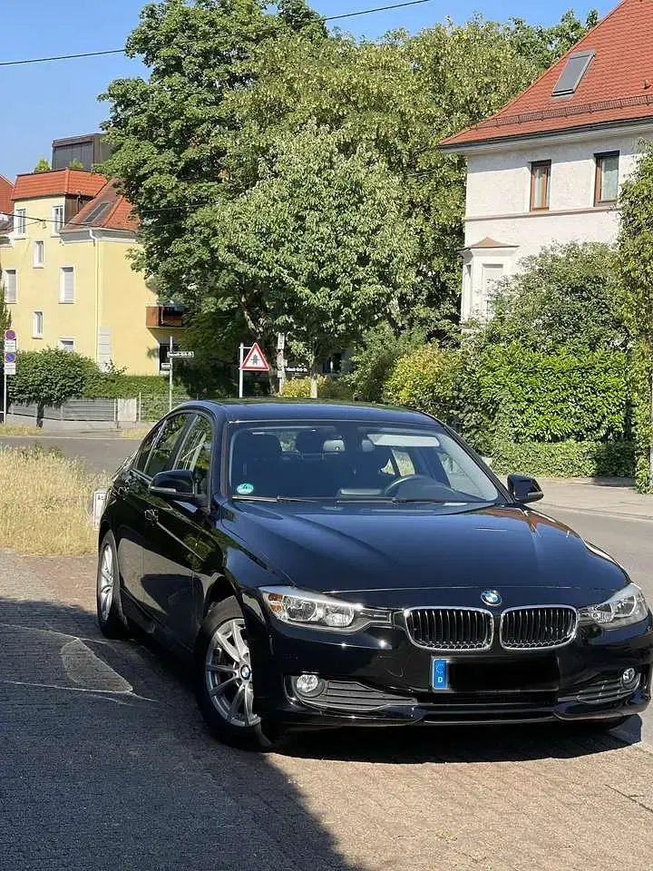 Gebraucht BMW 316 116 PS (85 kW) 2012 Schwarz Limousine