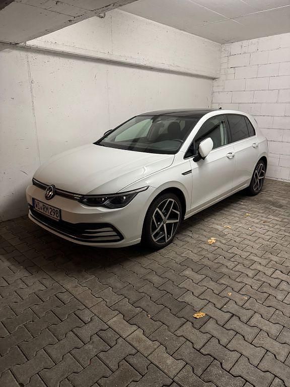 Weiß Gebraucht 2021 VW Golf Sport Limousine | 21.490 € (Fairer Preis) - Bild 1/4