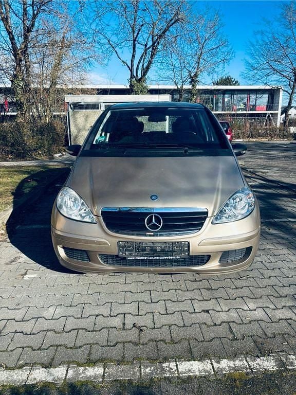 Gold Gebraucht 2005 Mercedes A150 Classic Van / Kleinbus | 2.550 € (Fairer Preis) - Bild 1/4