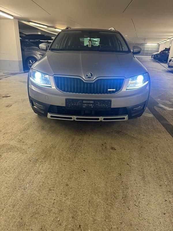 Gebraucht 2014 Skoda Octavia Scout Scout 4x4 Kombi | 8.900 € (Fairer Preis) - Bild 1/4