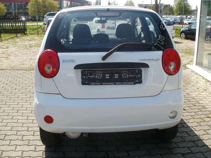 Gebraucht Chevrolet Matiz 55 PS (40 kW) 2009 Weiß Kleinwagen