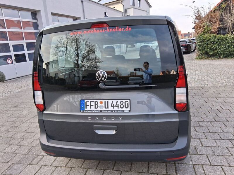 Gebraucht VW Caddy 116 PS (85 kW) 2024 Grau Van / Kleinbus