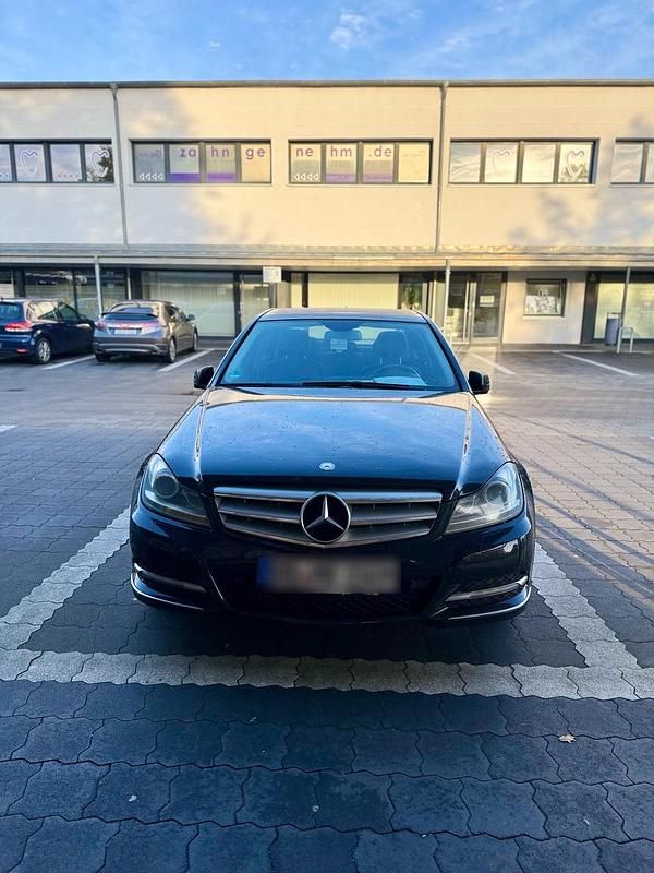 Schwarz Gebraucht 2013 Mercedes C220 Limousine | 8.500 € (Fairer Preis) - Bild 1/4
