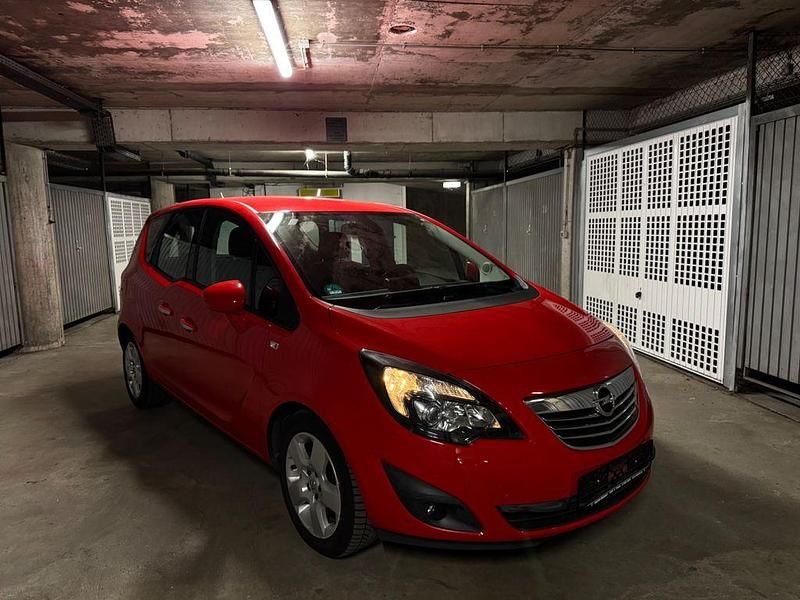 Gebraucht Opel Meriva Innovation 131 PS (96 kW) 2012 Rot Van / Kleinbus