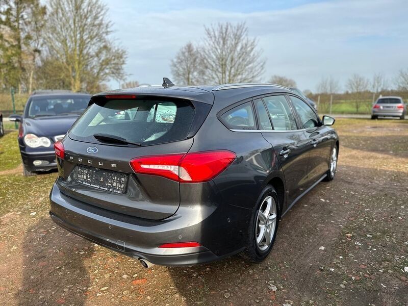 Gebraucht Ford Focus Cool & Connect 120 PS (88 kW) 2018 Grau Kombi