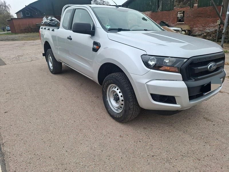 Używany Ford Ranger 160 KM (117 kW) 2018 Srebrny Pickup