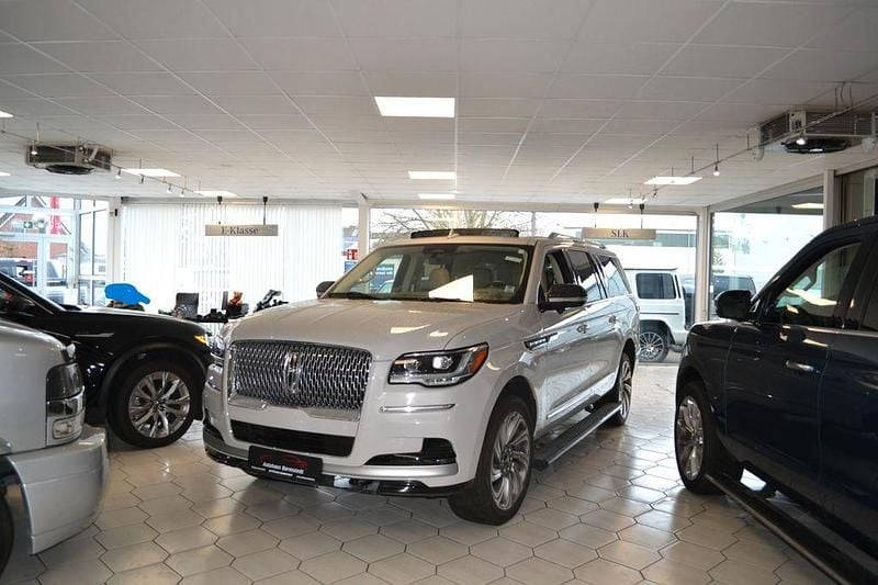 Makelloses weiß Gebraucht 2022 Lincoln Navigator SUV | 79.900 € (Superpreis) - Bild 1/4